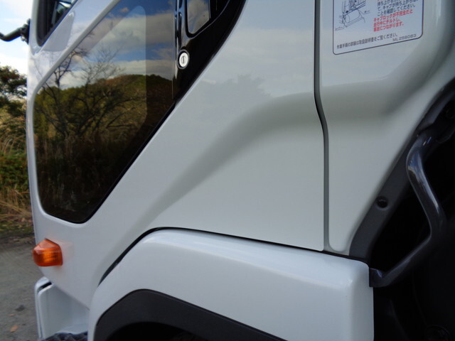 三菱ふそうファイターコンテナ専用車中型（4t）[写真11]