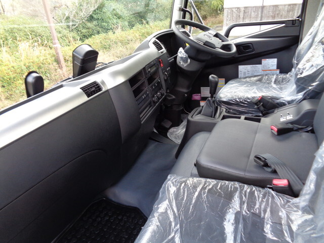 三菱ふそうファイターコンテナ専用車中型（4t）[写真24]
