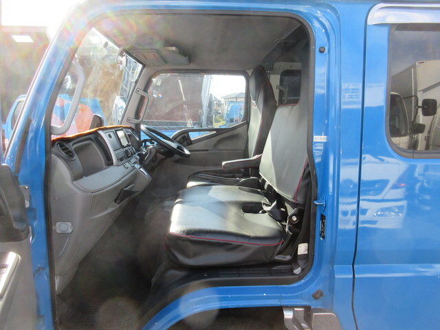 三菱ふそうキャンターアルミブロック小型（2t・3t）[写真19]