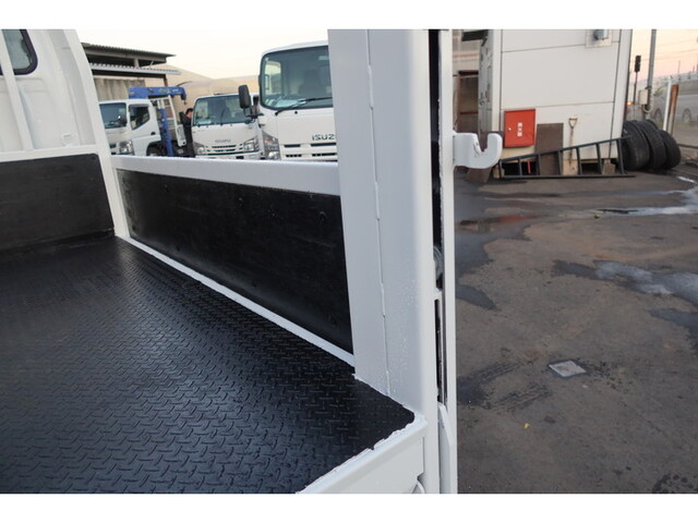 いすゞエルフダブルキャブ（Wキャブ）小型（2t・3t）[写真10]