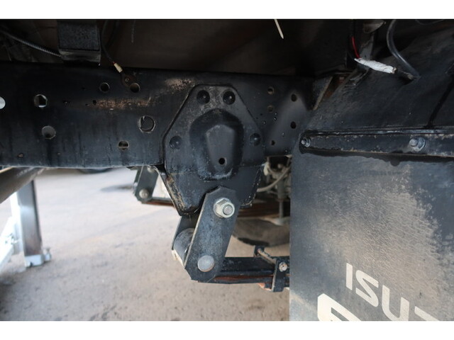 いすゞエルフダブルキャブ（Wキャブ）小型（2t・3t）[写真15]