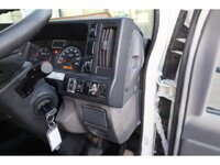 いすゞエルフダブルキャブ（Wキャブ）小型（2t・3t）[写真29]