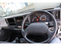 いすゞエルフダブルキャブ（Wキャブ）小型（2t・3t）[写真30]