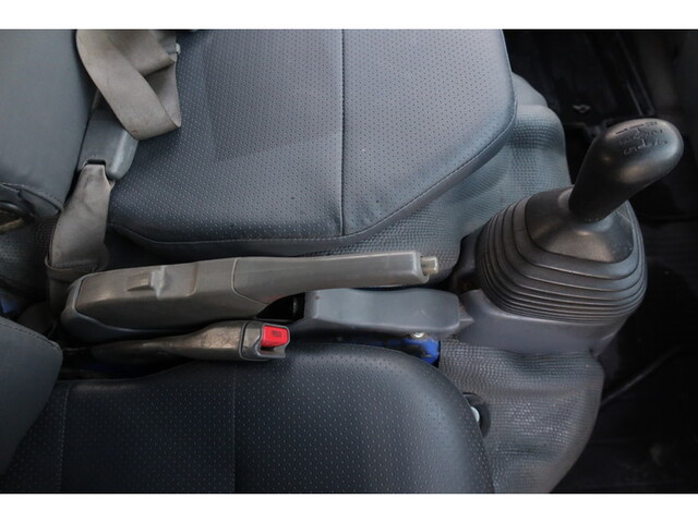 いすゞエルフダブルキャブ（Wキャブ）小型（2t・3t）[写真32]