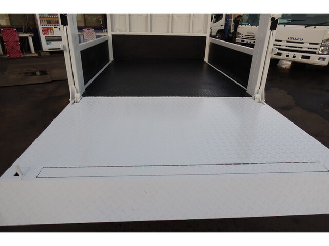 いすゞエルフダブルキャブ（Wキャブ）小型（2t・3t）[写真07]