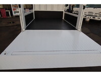 いすゞエルフダブルキャブ（Wキャブ）小型（2t・3t）[写真08]