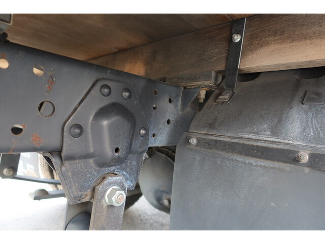 いすゞエルフ平ボディ小型（2t・3t）[写真10]