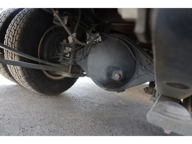 いすゞエルフ平ボディ小型（2t・3t）[写真11]