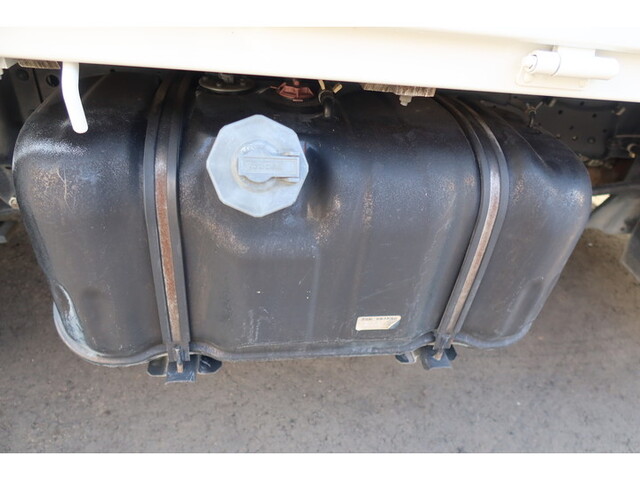 いすゞエルフ平ボディ小型（2t・3t）[写真13]