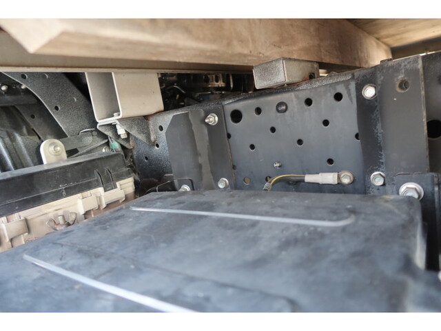 いすゞエルフ平ボディ小型（2t・3t）[写真16]