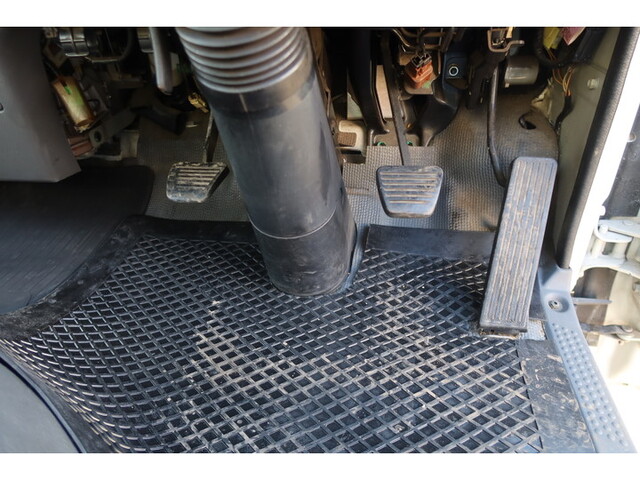 いすゞエルフ平ボディ小型（2t・3t）[写真29]