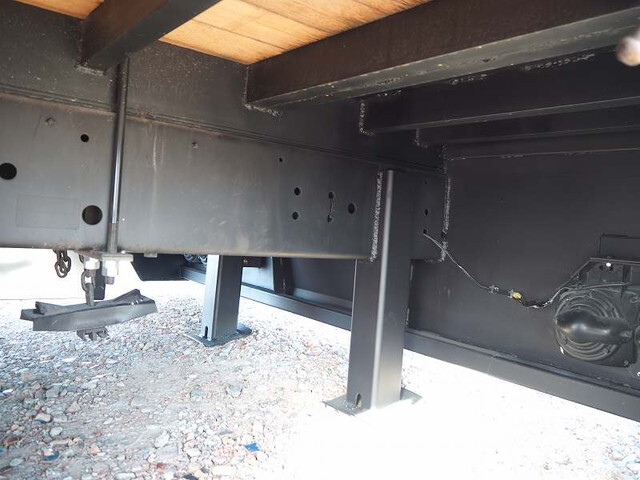 日野レンジャーセルフクレーン4段増トン（6t・8t）[写真12]