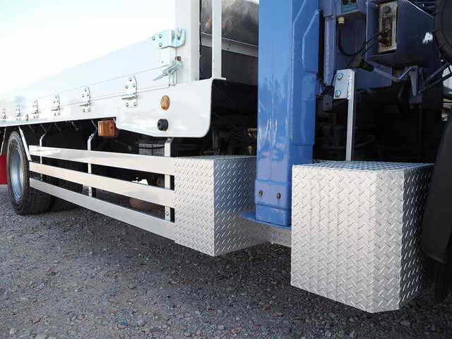 日野レンジャーセルフクレーン4段増トン（6t・8t）[写真26]