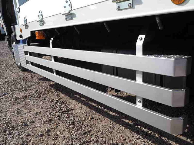 日野レンジャーセルフクレーン4段増トン（6t・8t）[写真30]