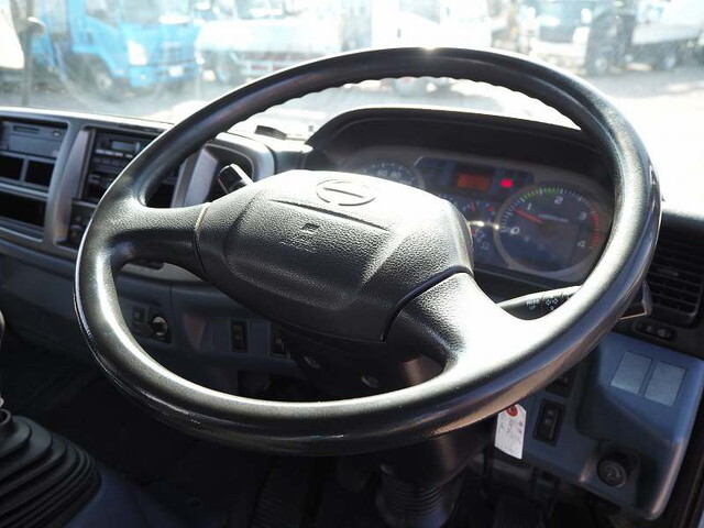 日野レンジャーセルフクレーン4段増トン（6t・8t）[写真36]