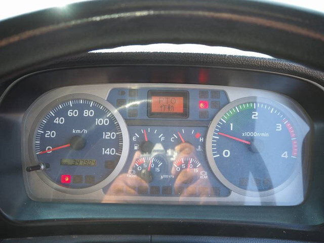 日野レンジャーセルフクレーン4段増トン（6t・8t）[写真38]