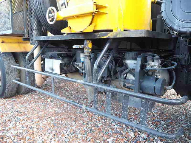 日野レンジャー汚泥吸引車中型（4t）[写真10]