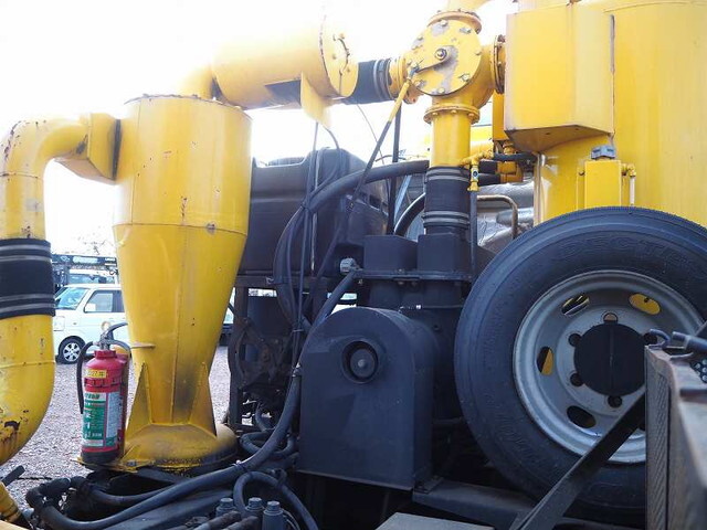 日野レンジャー汚泥吸引車中型（4t）[写真14]