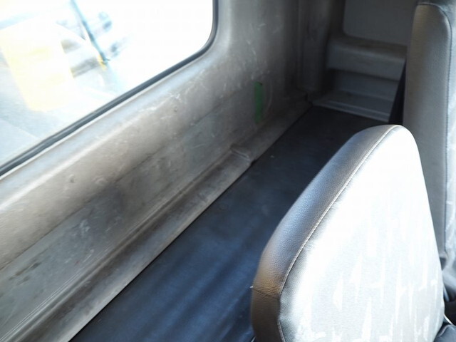 日野レンジャー汚泥吸引車中型（4t）[写真38]