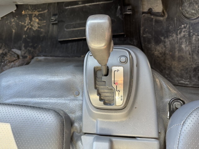 いすゞエルフローダーダンプ小型（2t・3t）[写真12]