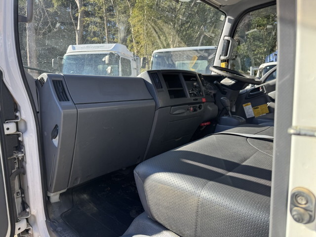 いすゞエルフローダーダンプ小型（2t・3t）[写真13]