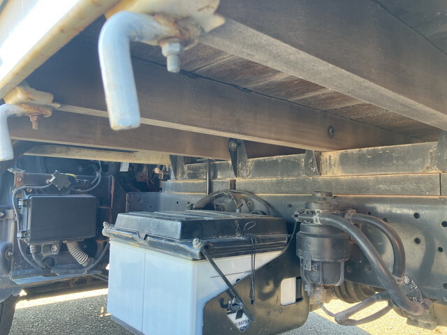 日野デュトロ平ボディ小型（2t・3t）[写真18]