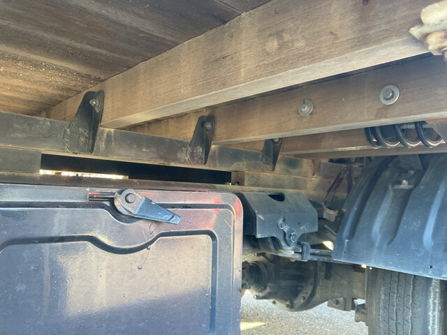 日野デュトロ平ボディ小型（2t・3t）[写真19]