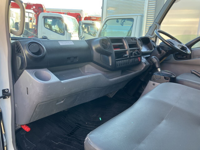 日野デュトロ平ボディ小型（2t・3t）[写真30]