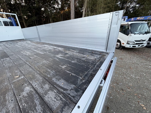 三菱ふそうファイターセルフクレーン4段増トン（6t・8t）[写真06]