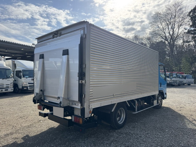 いすゞエルフアルミバン小型（2t・3t）[写真02]