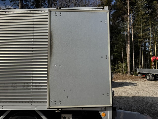 いすゞエルフアルミバン小型（2t・3t）[写真22]