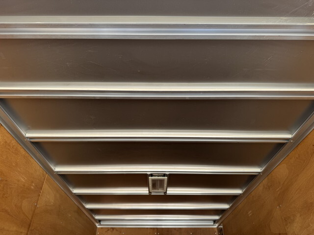 いすゞエルフアルミバン小型（2t・3t）[写真25]