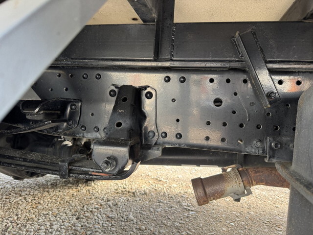 いすゞエルフアルミバン小型（2t・3t）[写真30]