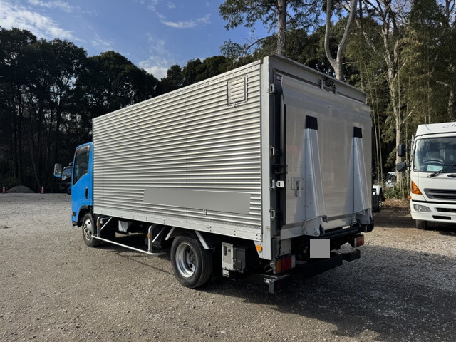 いすゞエルフアルミバン小型（2t・3t）[写真04]