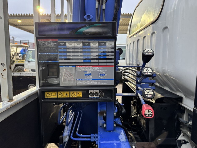 いすゞエルフクレーン4段小型（2t・3t）[写真13]