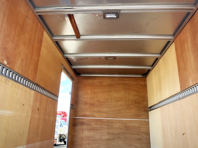 いすゞエルフアルミバン小型（2t・3t）[写真14]