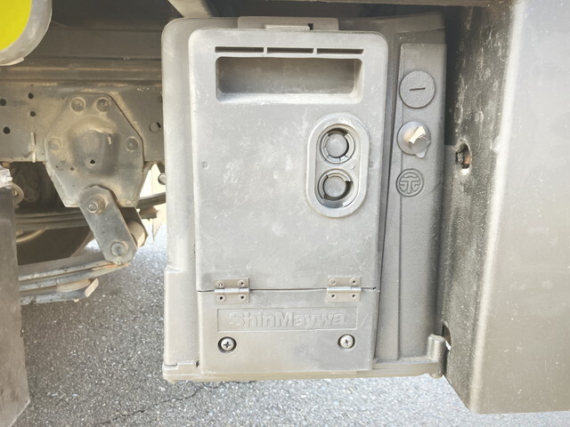 いすゞエルフアルミバン小型（2t・3t）[写真19]