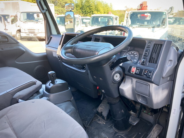 いすゞエルフアルミバン小型（2t・3t）[写真33]