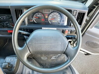 いすゞエルフアルミバン小型（2t・3t）[写真35]