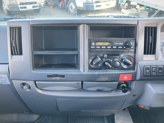 いすゞエルフアルミバン小型（2t・3t）[写真36]