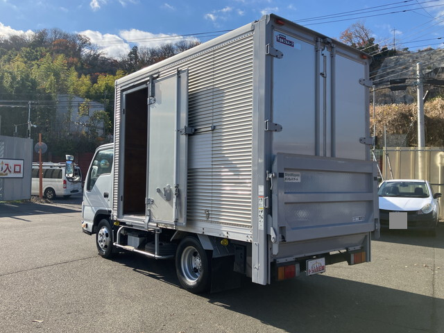 いすゞエルフアルミバン小型（2t・3t）[写真04]