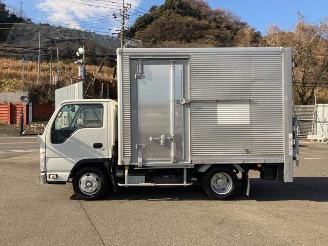 いすゞエルフアルミバン小型（2t・3t）[写真05]