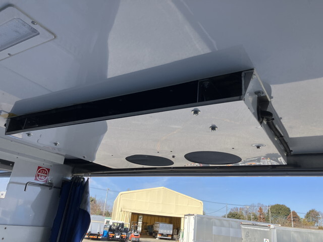 いすゞフォワード冷凍車（冷蔵車）中型（4t）[写真13]