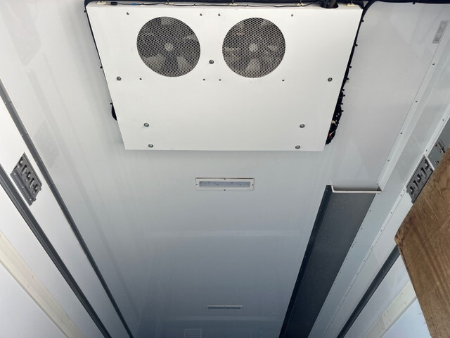 いすゞフォワード冷凍車（冷蔵車）中型（4t）[写真14]