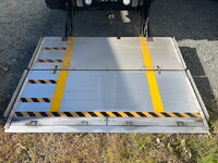 いすゞフォワード冷凍車（冷蔵車）中型（4t）[写真18]