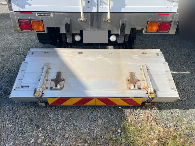 いすゞフォワード冷凍車（冷蔵車）中型（4t）[写真18]