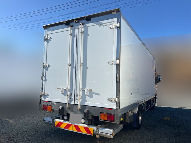 いすゞフォワード冷凍車（冷蔵車）中型（4t）[写真02]