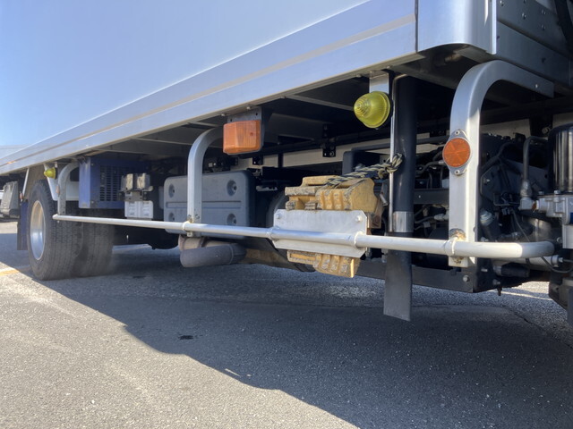 いすゞフォワード冷凍車（冷蔵車）中型（4t）[写真20]