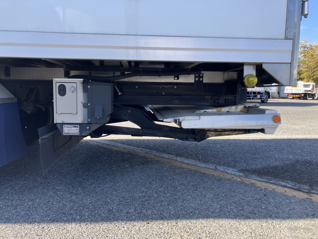 いすゞフォワード冷凍車（冷蔵車）中型（4t）[写真25]