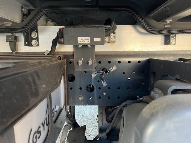 いすゞフォワード冷凍車（冷蔵車）中型（4t）[写真26]